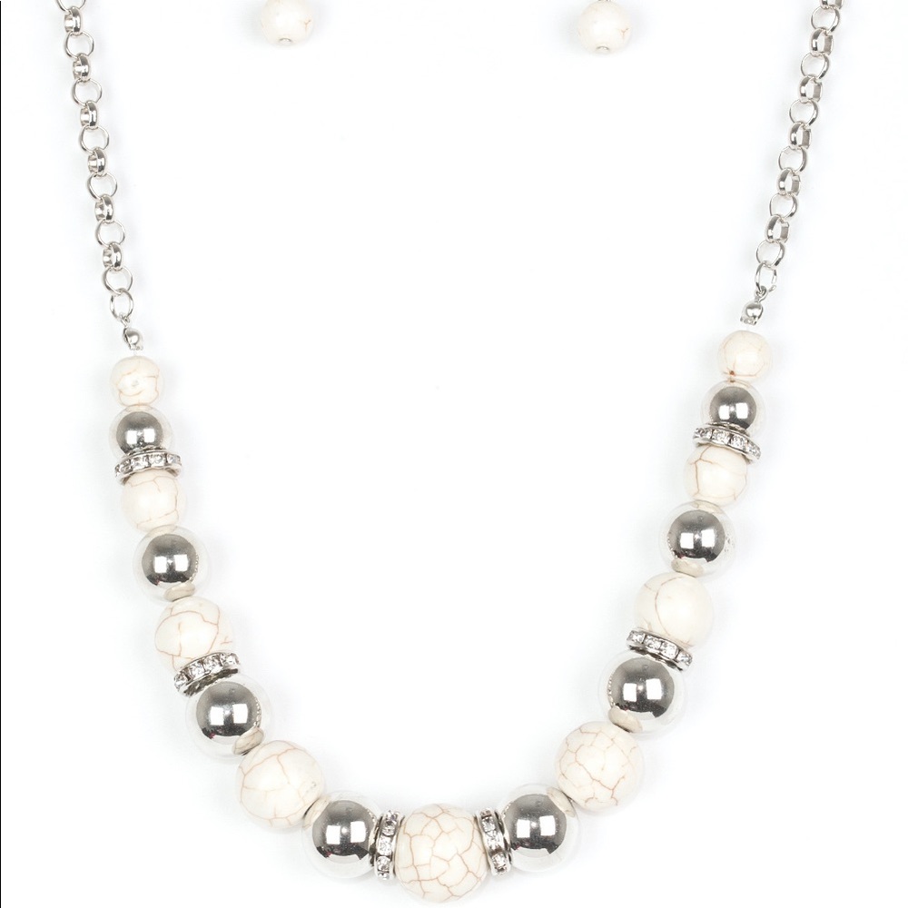 White crackle stone with silver necklace 🪄✨